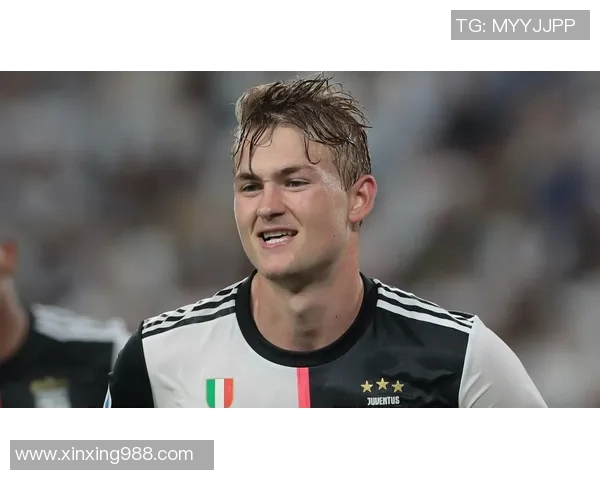 德里赫特表现出色，荣获年度最佳足球运动员奖项